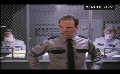 CARRIE GENZEL NUDE/SEXY SCENE IN CAGED HEARTS