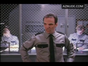 CARRIE GENZEL in CAGED HEARTS (1995)