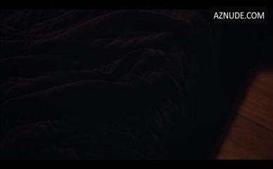 EMILIA FOX NUDE/SEXY SCENE IN DELICIOUS