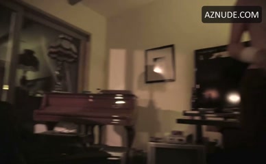 HANNAH HUGHES NUDE/SEXY SCENE IN V/H/S/2