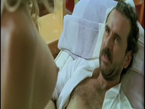 KIRA MIRO in CRIMEN FERPECTO (2004)
