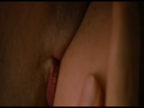 KRISTEN STEWART NUDE/SEXY SCENE IN THE TWILIGHT SAGA: BREAKING DAWN - PART 1