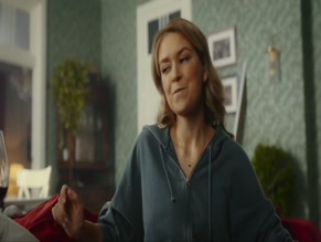 ANASTASIA KALASHNIKOVA in OSTATSYA DRUZYAMI (2025)