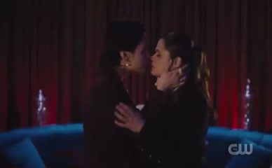 MELONIE DIAZ,SHI NE NIELSON NUDE/SEXY SCENE IN CHARMED