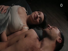 LESLIE-VANESSA LILL in IN ALLER FREUNDSCHAFT (1998-2006)