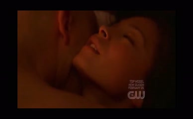 KRISTIN KREUK NUDE/SEXY SCENE IN SMALLVILLE