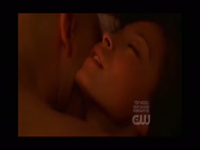 KRISTIN KREUK NUDE/SEXY SCENE IN SMALLVILLE