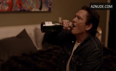 CAROLINE VREELAND NUDE/SEXY SCENE IN RED HANDED