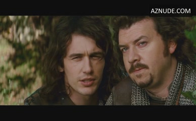 NATALIE PORTMAN NUDE/SEXY SCENE IN YOUR HIGHNESS