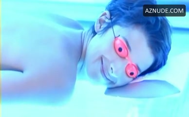 ISABELLE GELINAS NUDE/SEXY SCENE IN LES GENS EN MAILLOT DE BAIN NE SONT PAS (FORCEMENT) SUPERFICIELS