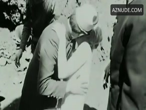 DIANA MARISCAL NUDE/SEXY SCENE IN FANDO Y LIS