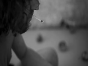 LEA KAPICOVA NUDE/SEXY SCENE IN ESOASISI - CAS