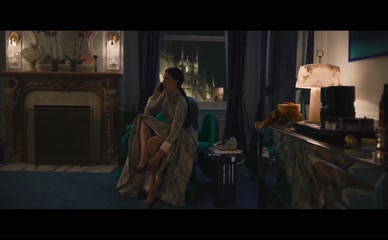 ANNE HATHAWAY NUDE/SEXY SCENE IN THE DEVIL WEARS PRADA 2