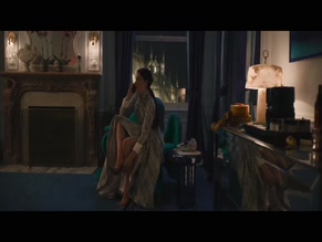 ANNE HATHAWAY in THE DEVIL WEARS PRADA 2