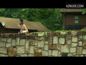 LOLA KIRKE in GONE GIRL (2014)