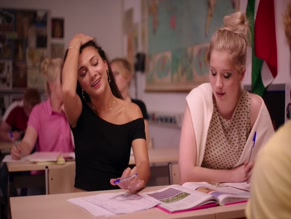 JUNE YANEZ in FOLLOW DE SOA