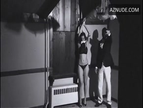 KERRI TAYLOR NUDE/SEXY SCENE IN BREEDING FARM