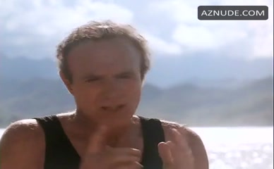 SARAH JESSICA PARKER NUDE/SEXY SCENE IN HONEYMOON IN VEGAS