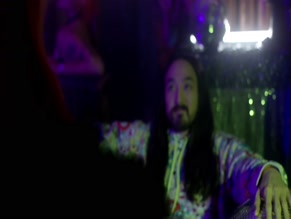 BELLA THORNE NUDE/SEXY SCENE IN BELLA THORNE STEVE AOKI - DO NOT DISTURB (MUSIC VIDEO)