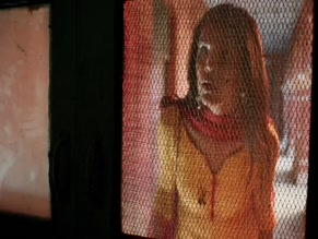 SHWETA TRIPATHI NUDE/SEXY SCENE IN MIRZAPUR