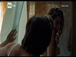 VALENTINA D'AGOSTINO in LA MAFIA UCCIDE SOLO D'ESTATE (2018)