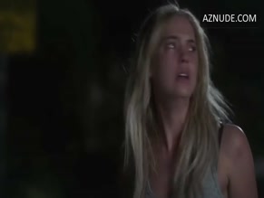 ASHLEY BENSON in PRETTY LITTLE LIARS (2014-)