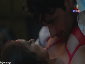 HEENA PANCHAL NUDE/SEXY SCENE IN KOI JAYE TOH LE AAYE