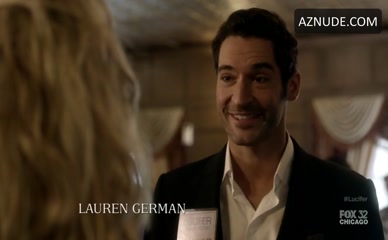 KIRSTEN COMERFORD NUDE/SEXY SCENE IN LUCIFER