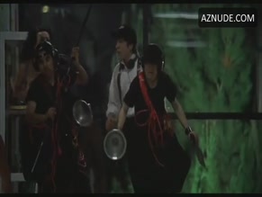 SUNG HI LEE in THE GIRL NEXT DOOR (2004)