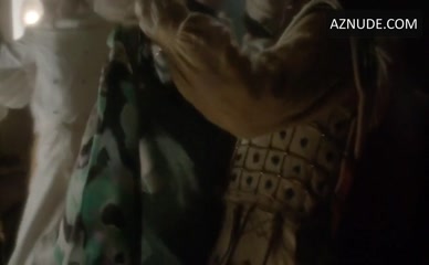 PHOEBE FOX NUDE/SEXY SCENE IN LIFE IN SQUARES