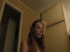 KRISTINE FROSETH NUDE/SEXY SCENE IN THE TRUTH ABOUT THE HARRY QUEBERT AFFAIR
