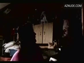 AMY WEBER NUDE/SEXY SCENE IN THE PUMPKIN KARVER