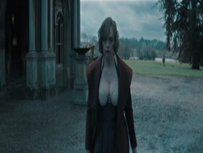 NINA HOSS NUDE/SEXY SCENE IN HEDDA