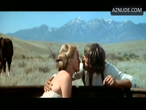 LINDA EVANS in TOM HORN (1980)