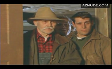 ALEXXUS YOUNG NUDE/SEXY SCENE IN ARACHNIA