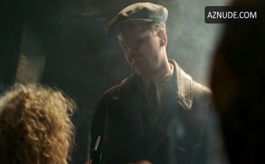 NINA GUMMICH NUDE/SEXY SCENE IN BABYLON BERLIN