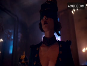 LIV LISA FRIES in BABYLON BERLIN