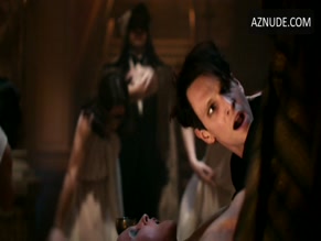 LIV LISA FRIES in BABYLON BERLIN