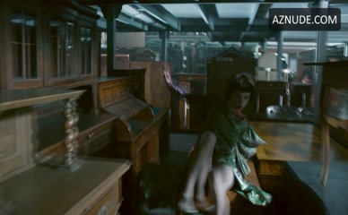 CARO CULT NUDE/SEXY SCENE IN BABYLON BERLIN