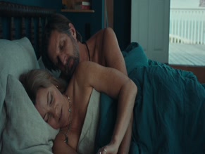 ELIZABETH BANKS in THE BETTER SISTER (2025)
