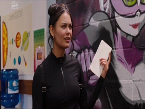 TOMOMI THEMANN in CLUB DER DINOSAURIER (2025)