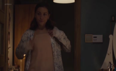 HANA KUSNJEROVA NUDE/SEXY SCENE IN POLABI - TADY JSME DOMA