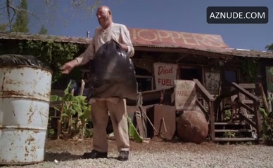 LAUREN SCHNEIDER NUDE/SEXY SCENE IN CREATURE