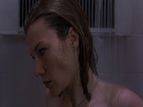 STEPHANIE NIZNIK NUDE/SEXY SCENE IN SPIDERS II