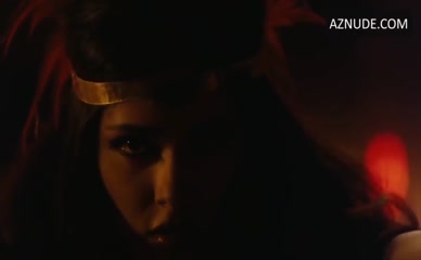 SALMA HAYEK NUDE/SEXY SCENE IN FROM DUSK TILL DAWN