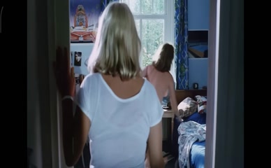 AKKEMAY NUDE/SEXY SCENE IN SCHATJES!