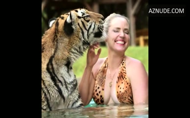 MOKSHA BYBEE NUDE/SEXY SCENE IN TIGER KING: MURDER, MAYHEM AND MADNESS
