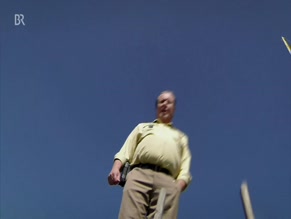 ANNINA HELLENTHAL in DIE REICHEN LEICHEN. EIN STARNBERGKRIMI