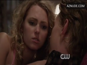ANNASOPHIA ROBB NUDE/SEXY SCENE IN THE CARRIE DIARIES