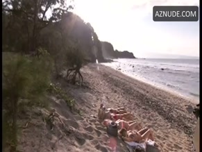 DENISE RICHARDS in DENISE RICHARDS: IT'S COMPLICATED (2008-2009)